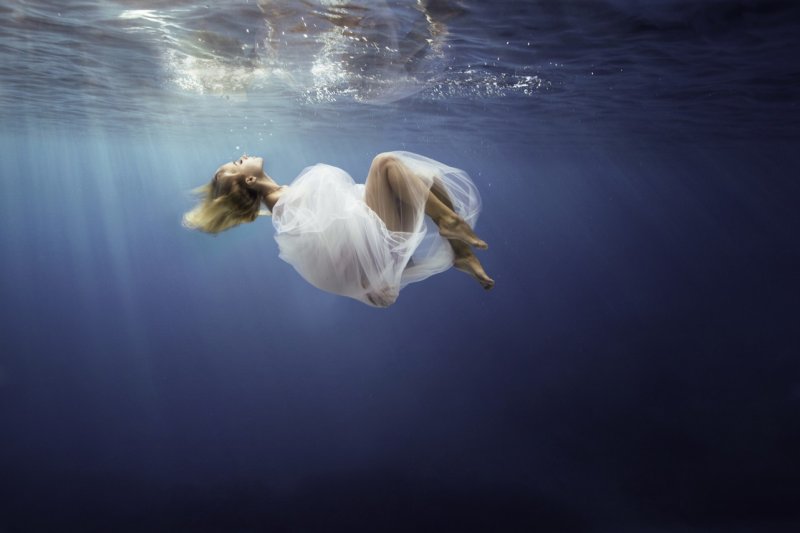 ¿Qué porcentaje de agua hay en el cuerpo humano?