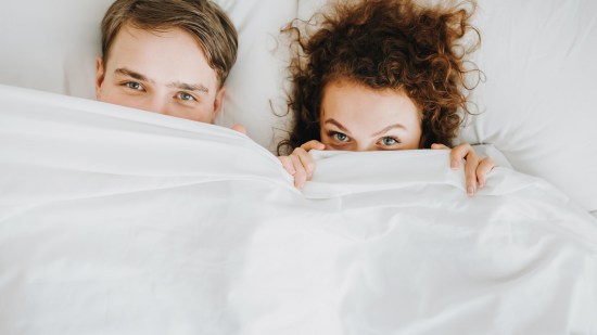 Pareja en la cama