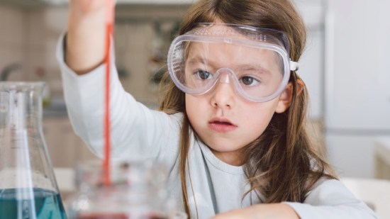 Niña cientifica