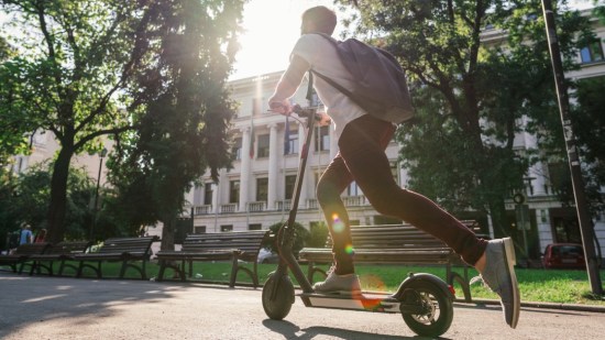 El patinete eléctrico más vendido en Amazon está rebajado de precio y es toda una ganga