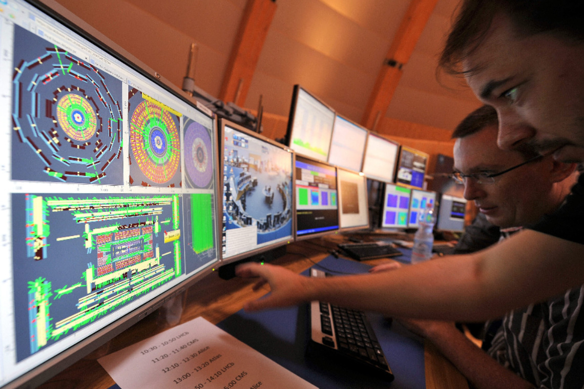 Aceleradores como el del CERN (Ginebra) crea antimateria al colisionar las partículas