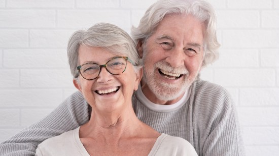 Hombre y mujer mayores