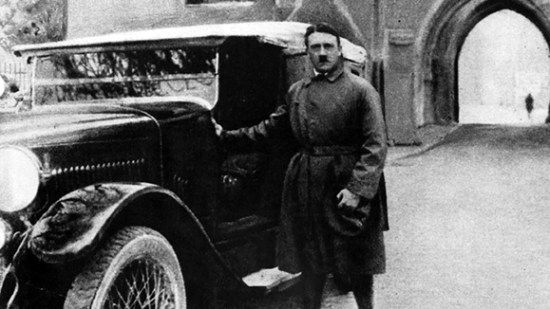 Hitler sale de la cárcel de Landsberg