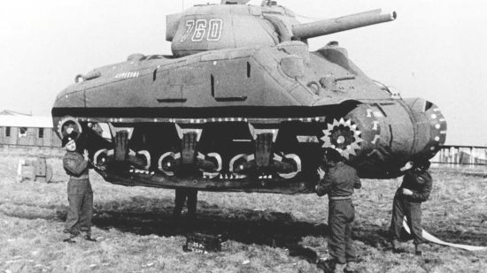 Tanques hinchables, aviones de cartón y otras artes del engaño durante la Segunda Guerra Mundial