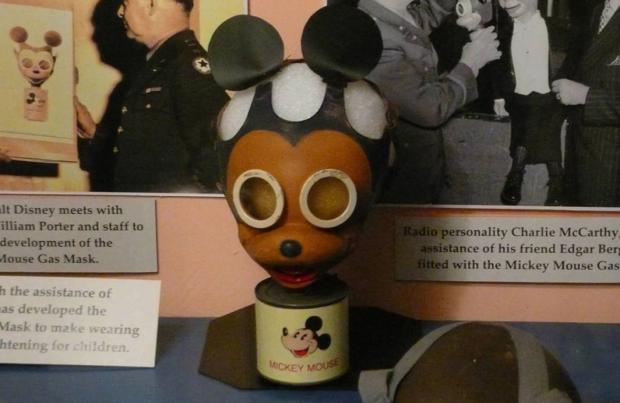 Cuando Disney fabricaba máscaras antigás en la Segunda Guerra Mundial