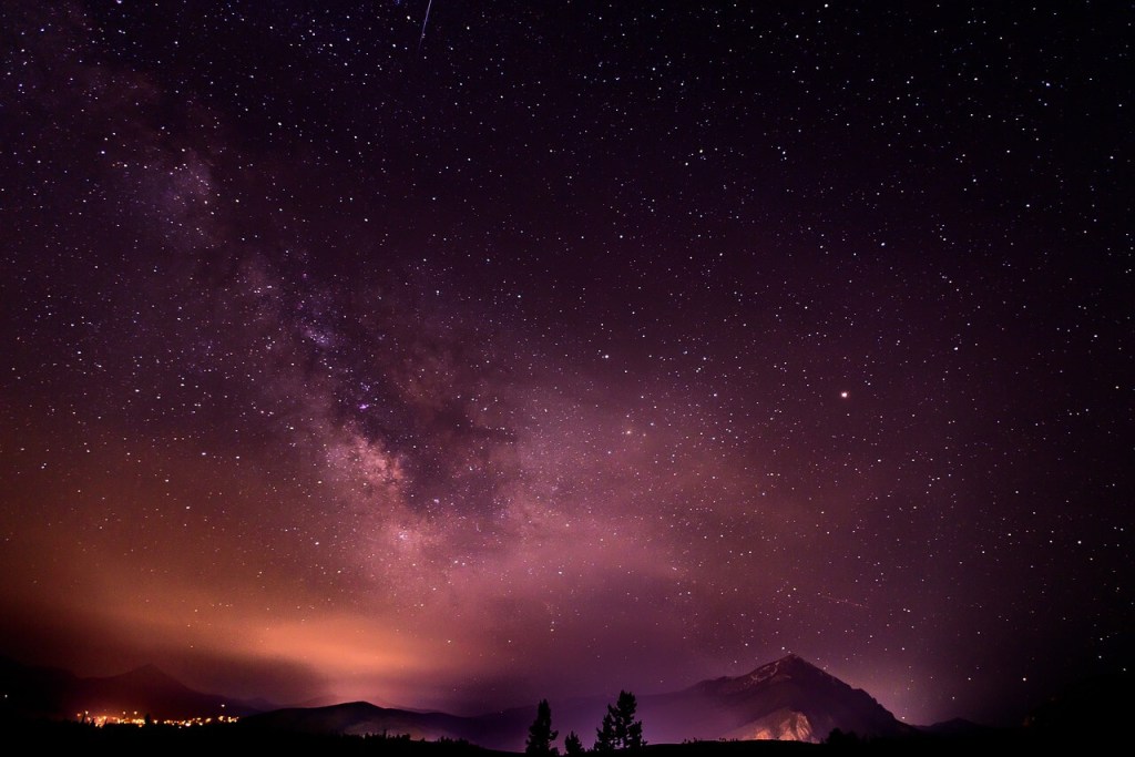 Imagen de StockSnap en Pixabay. Constelaciones