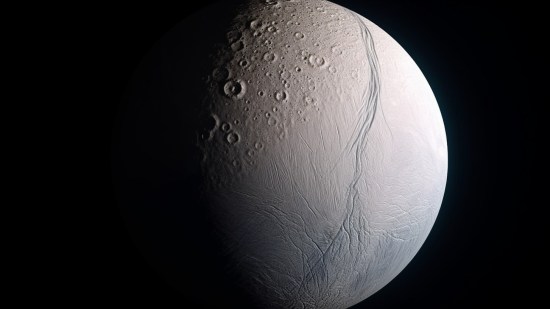 ¿Hay vida en Encélado, la luna de Saturno?