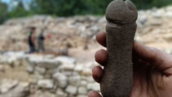 Falo de piedra