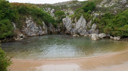 Playa de Gulpiyuri