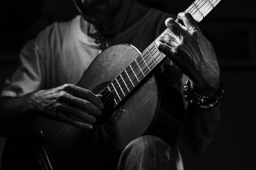 Inventos españoles: guitarra española. 