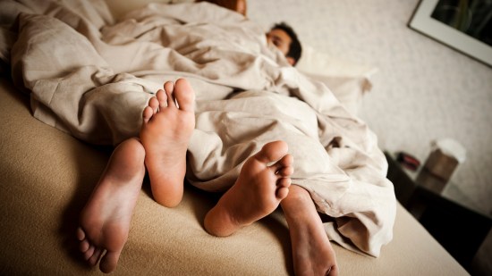 Pareja pegado durante el coito