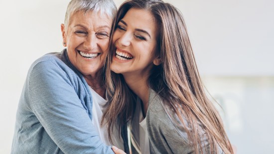 Mujeres sonriendo