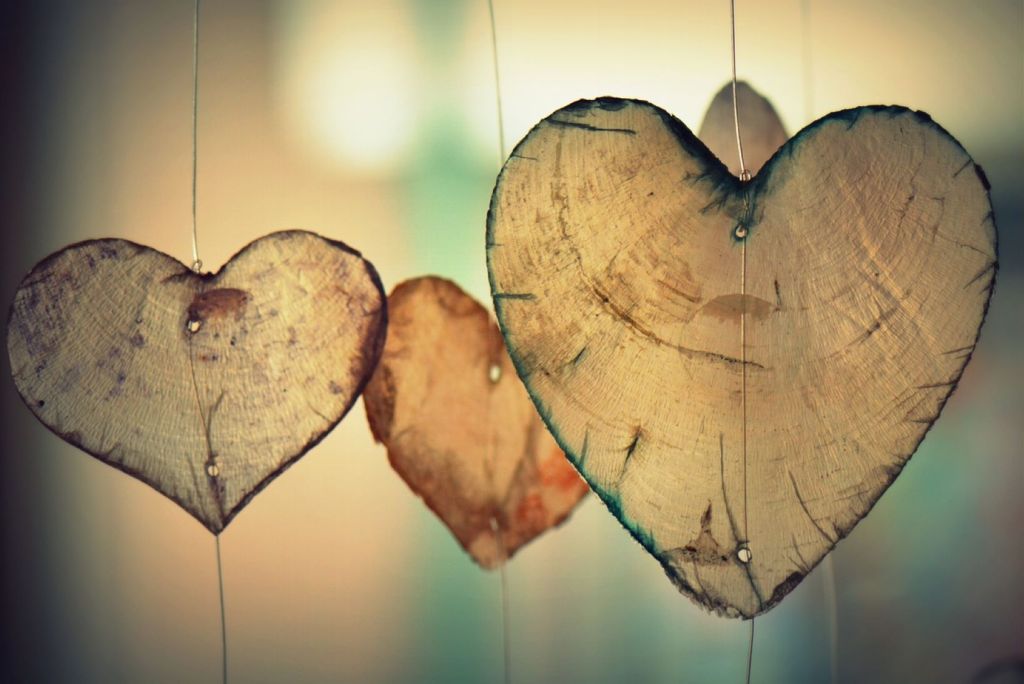 Frases de Jean-Jacques Rousseau y corazones