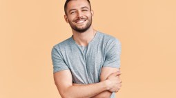 Hombre sonriendo
