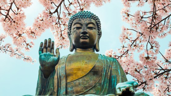 Estatua de Buddha en un monasterio de Hong Kong
