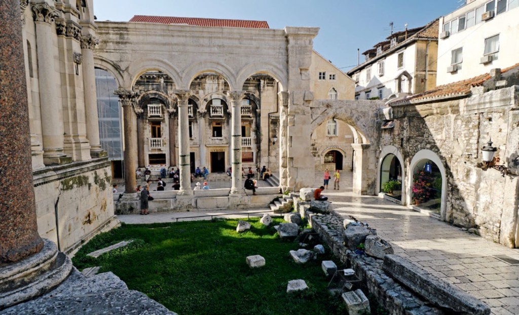 En este palacio de la costa dálmata (actual Split, Croacia) pasó sus últimos seis años de vida