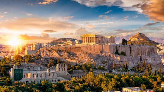 La Acrópolis de Atenas, Grecia, con el Templo del Partenón en lo alto de la colina