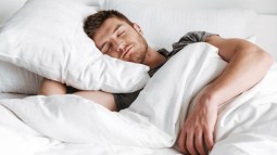 Joven durmiendo