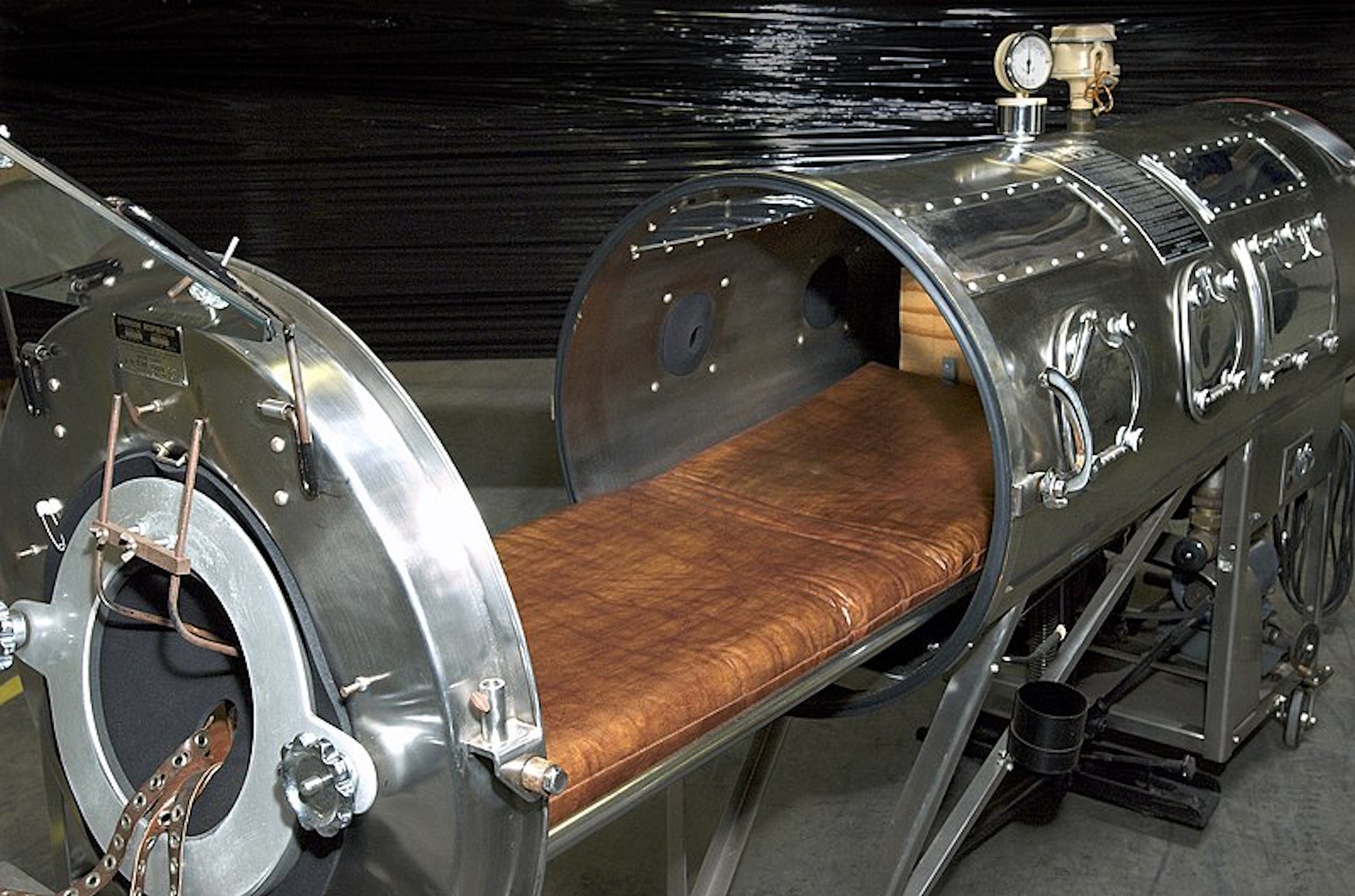 Iron_lung_CDC