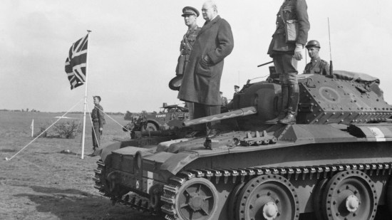 Churchill sobre un tanque en 1942
