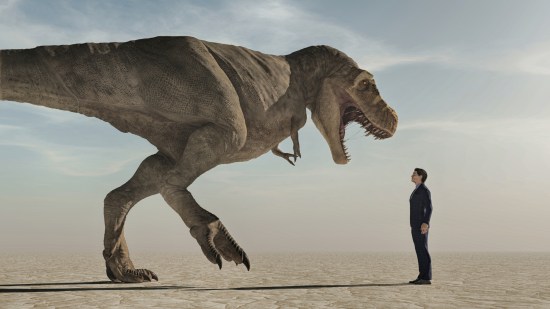 T rex frente a un humano