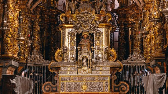 El triunfo del Barroco salomónico en la catedral de Santiago: altar mayor y tabernáculo