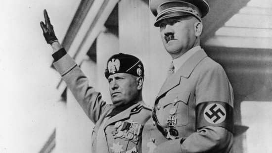 ¿Cuál fue la respuesta de Hitler y Mussolini al enfrentamiento entre Japón y EE.UU.?