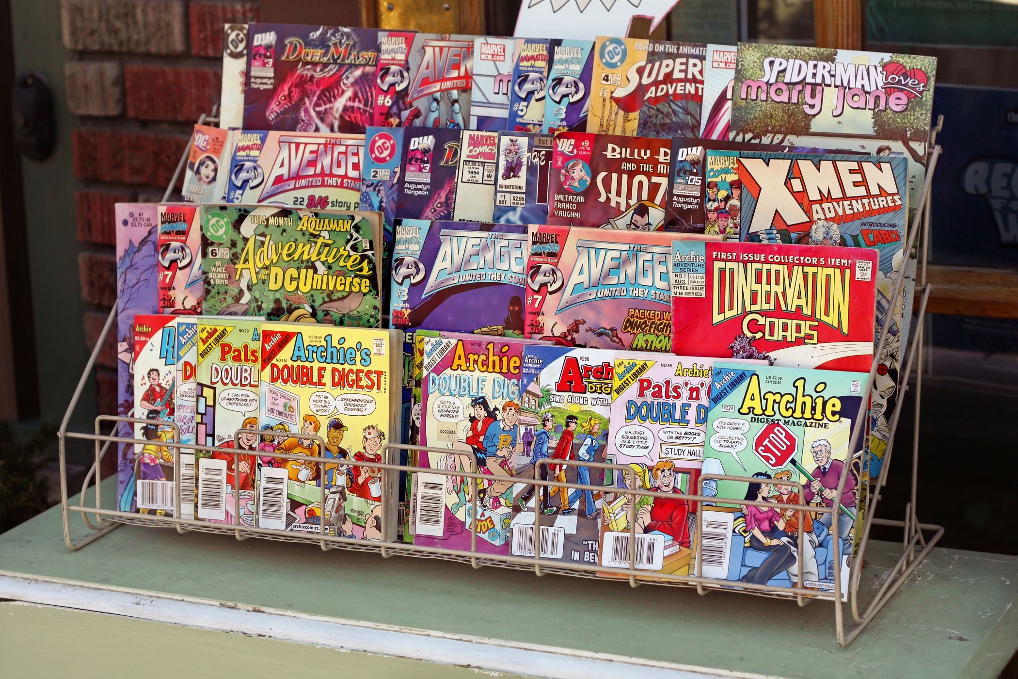 Cómics en un quiosco