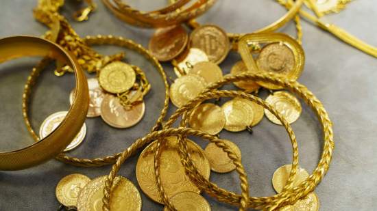 Piezas de oro