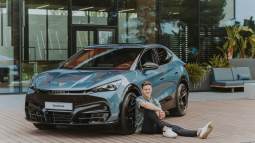 CUPRA-and-FC-Barcelonas-captain-Marc-ter-Stegen-extend-their-partnership_HQ_01