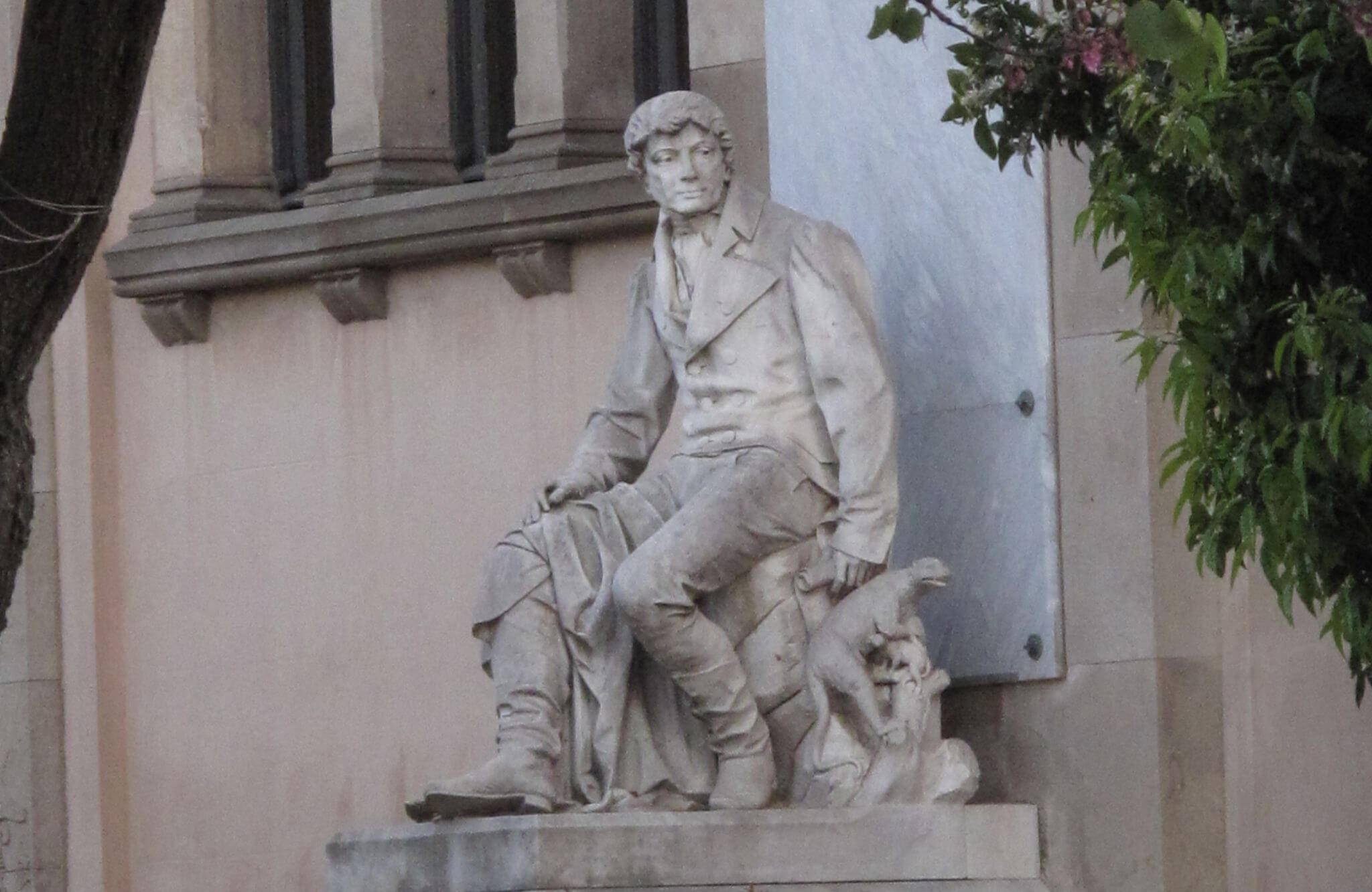 Escultura de Félix de Azara