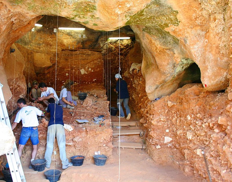 Trabajos de excavación en Atapuerca