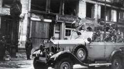 El 1 de septiembre de 1939, Alemania invadió este país y desencadenó así la II Guerra Mundial. Sobre estas líneas, Hitler a su llegada a Gdansk (antigua Danzig) días después