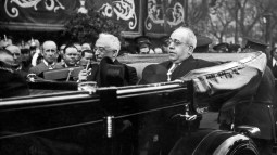 Niceto Alcalá-Zamora y Manuel Azaña llegan a un acto en Madrid en 1933
