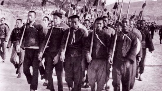 Campesinos reclutados por el Partido Comunista de China