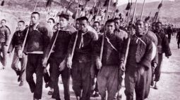 Campesinos reclutados por el Partido Comunista de China