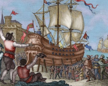 En este grabado coloreado, la nao Victoria es colocada fuera del agua en el puerto de Sevilla