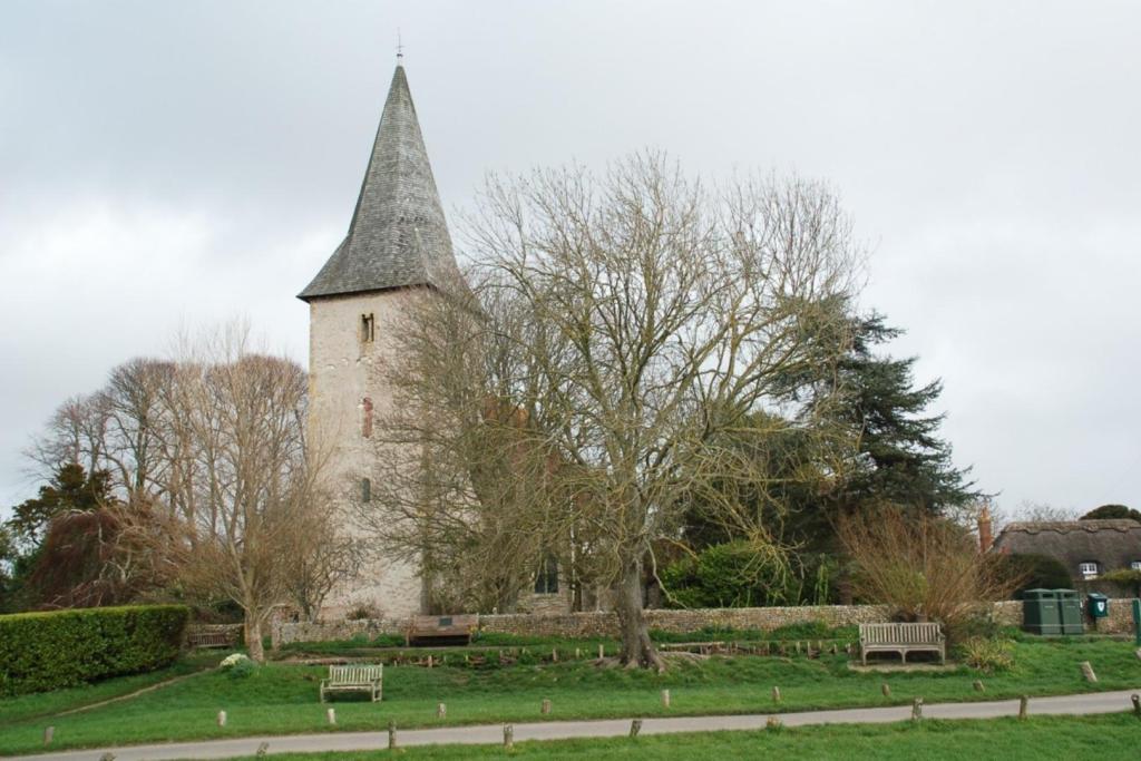 Vista orientada al este de la Iglesia de la Santísima Trinidad en Bosham