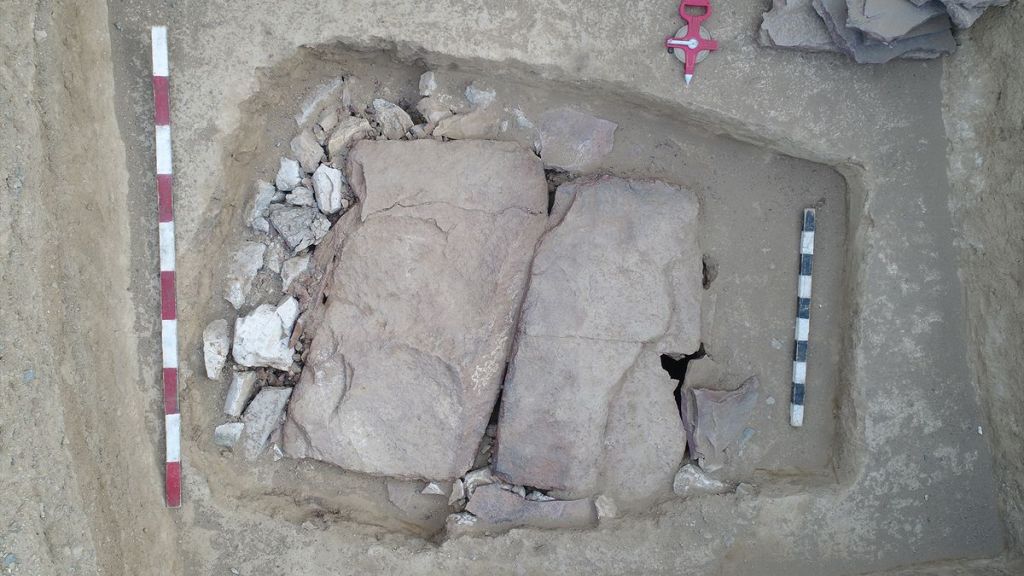 Enterramientos en el centro de la pirámide de Kyrykungir