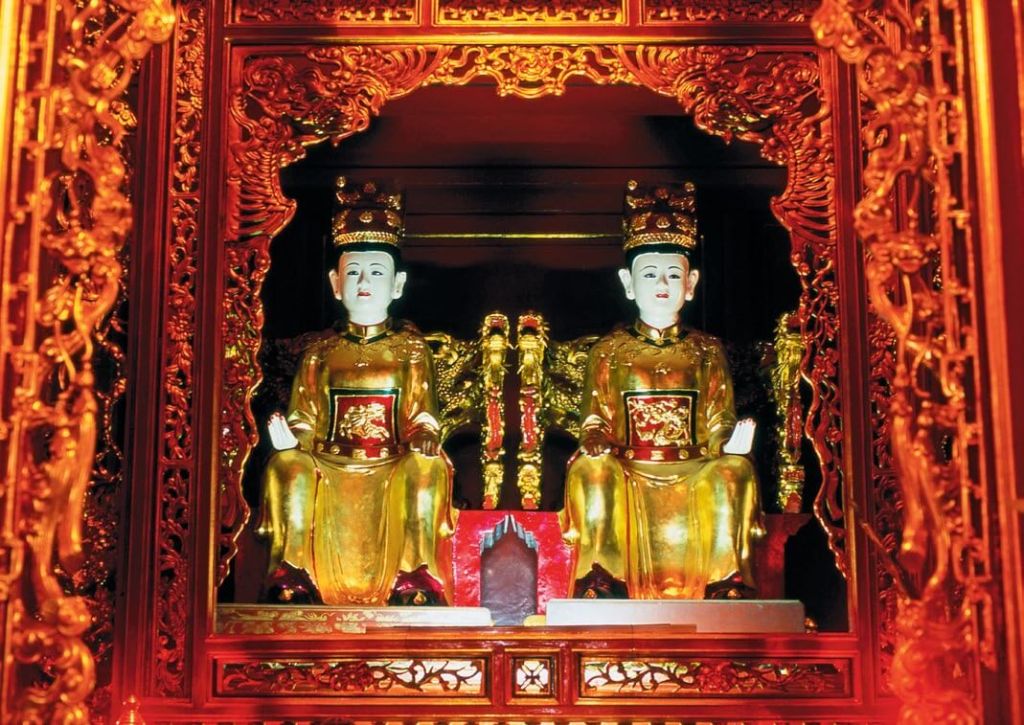 Escultura dedicadas a las hermanas Tru'ng