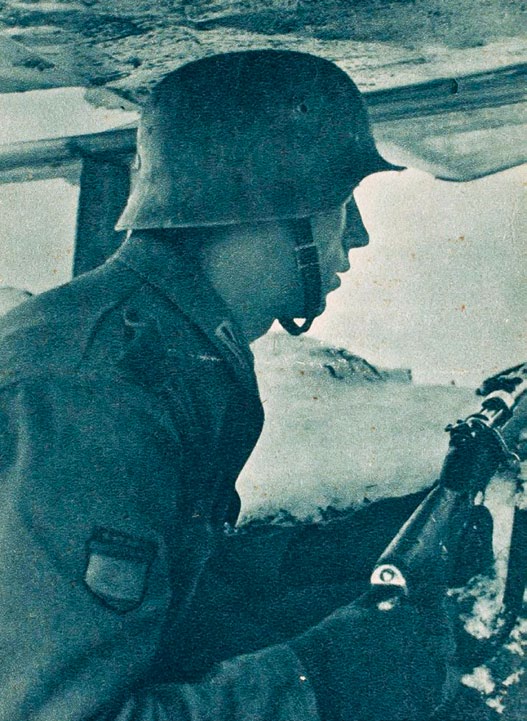 Soldado español durante la Operación Estrella Polar en Leningrado