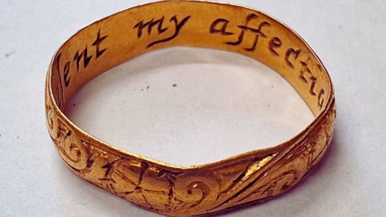 El anillo del siglo XVII hallado en las afueras de Lancaster, un testimonio de amor perdido en el tiempo