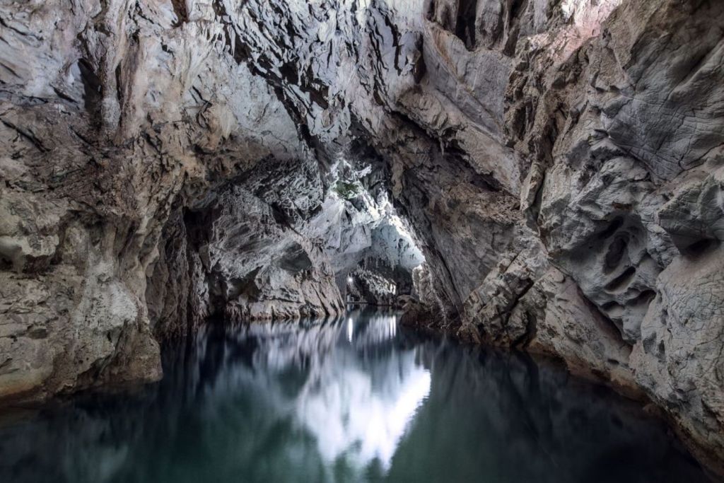 Cuevas de Pertosa-Auletta