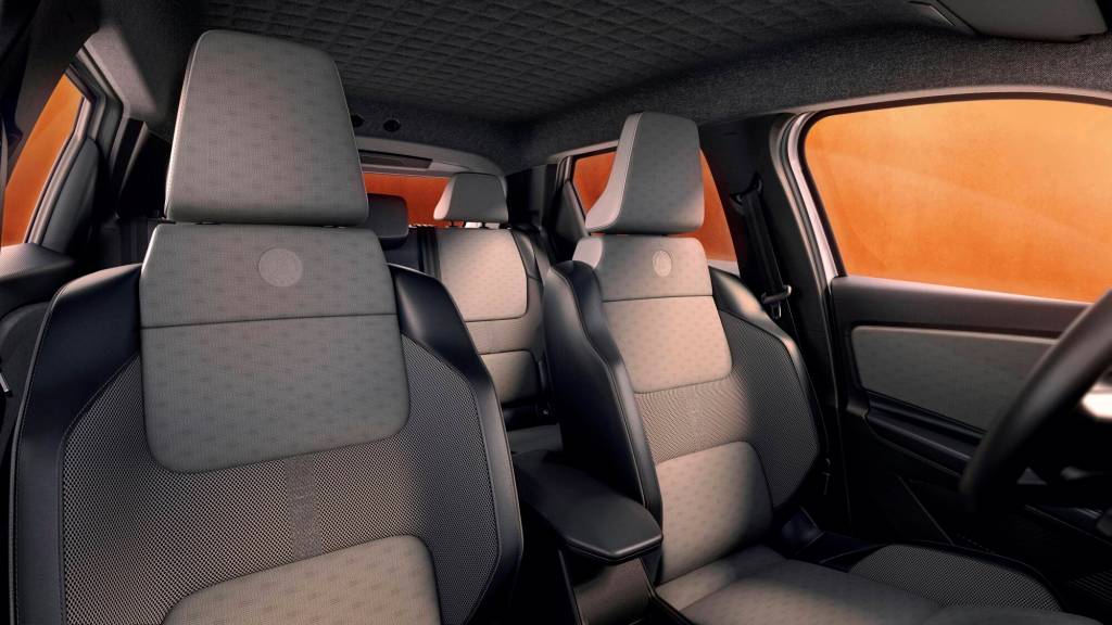 El habitáculo del Renault 5 E-Tech Roland-Garros combina tecnología y refinamiento