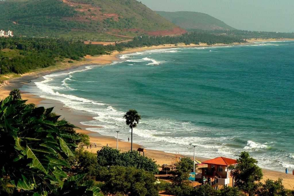 La playa de Pedda Rushikonda, en la costa oriental de la India, escenario del inesperado hallazgo arqueológico