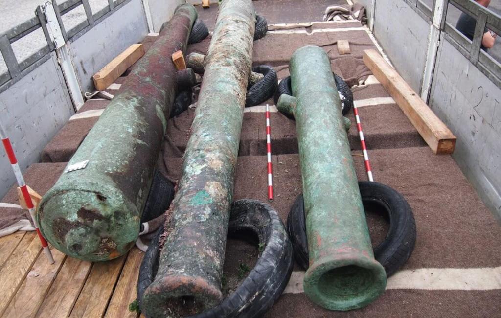Piezas de artillería extraídas de la ría de Camariñas