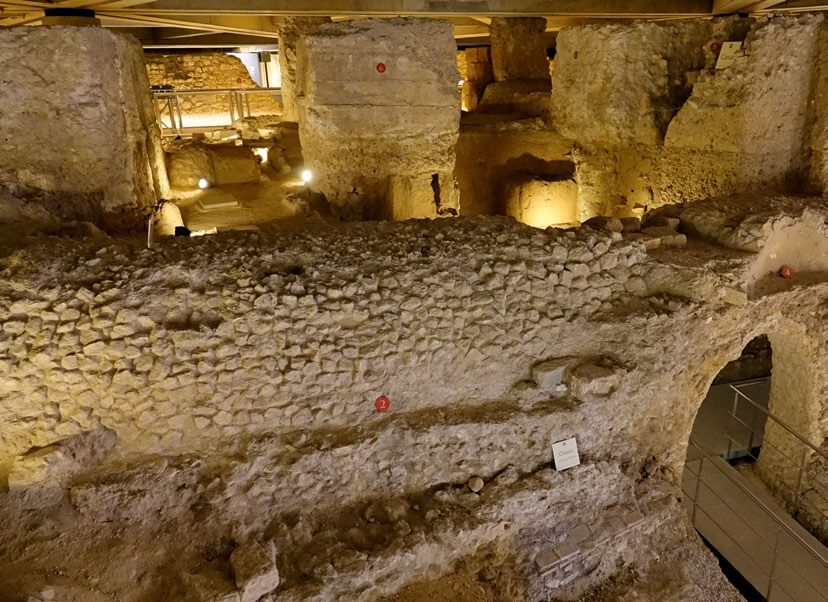 Restos de un gran templo romano en Zaragoza