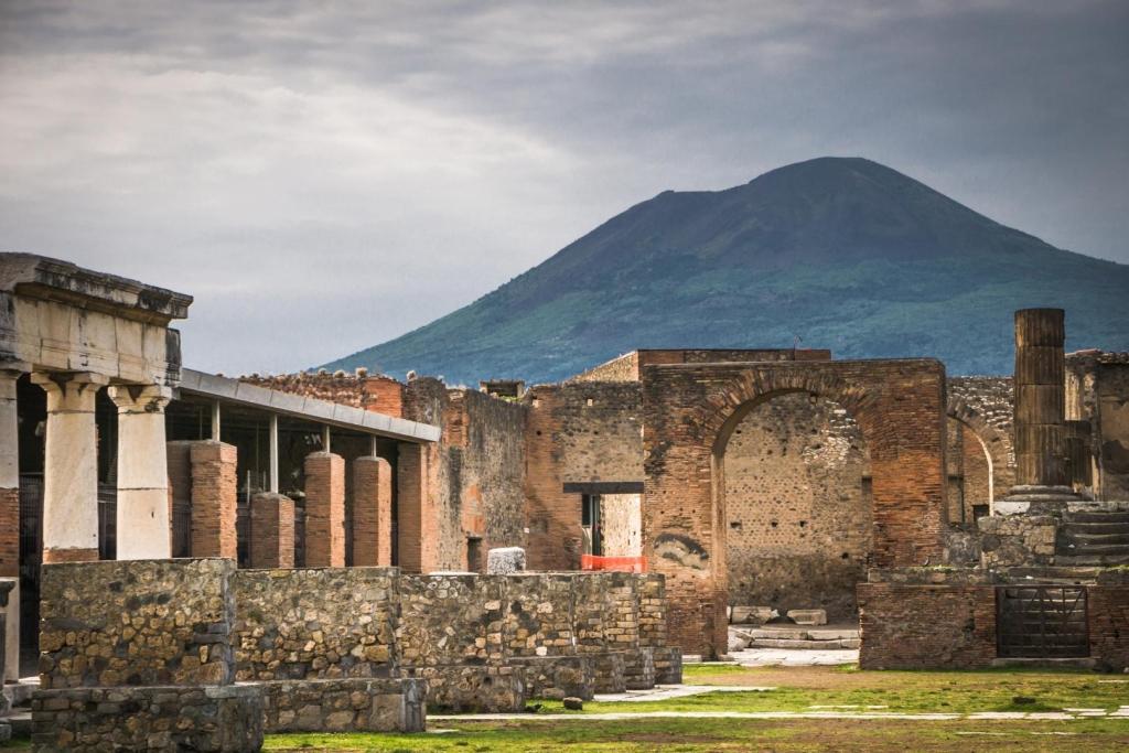 Las calles de Pompeya conservan el silencio de una ciudad que desapareció en pocas horas