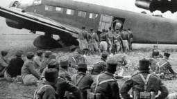 El primer puente aéreo militar de la historia permitió el traslado masivo de tropas franquistas desde África a la península en julio de 1936