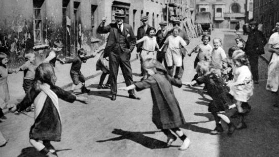 La vida cotidiana en la era victoriana fue más compleja y matizada de lo que relatan los estereotipos históricos